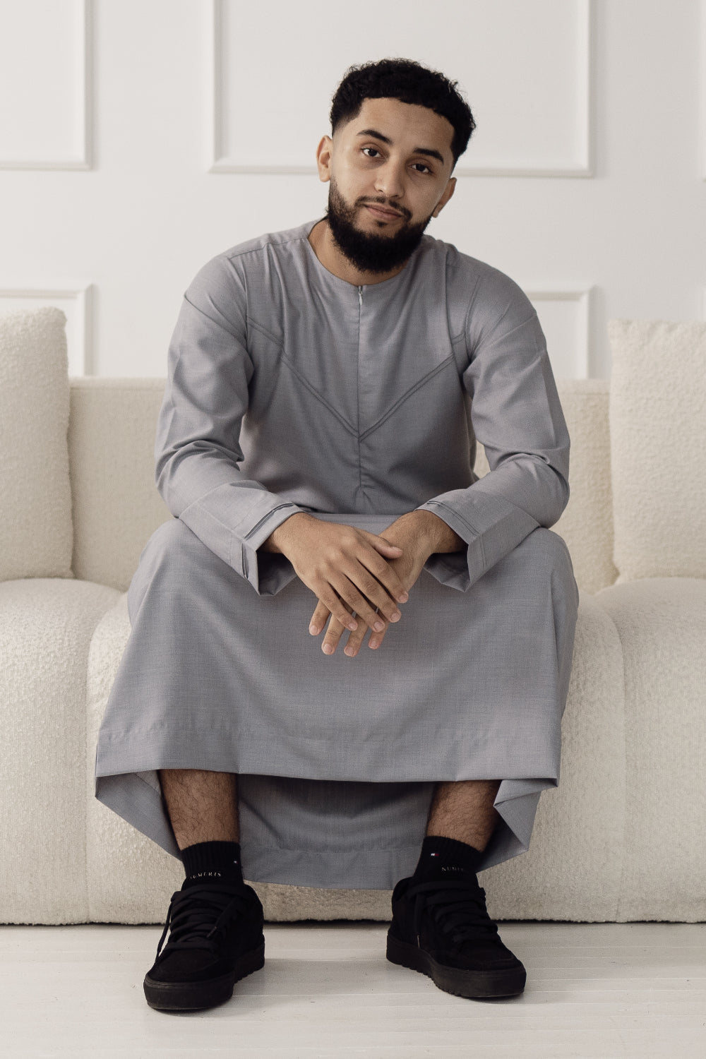 Rajul Qamari Emirati Soft Grey Mens Thobe Jubbah