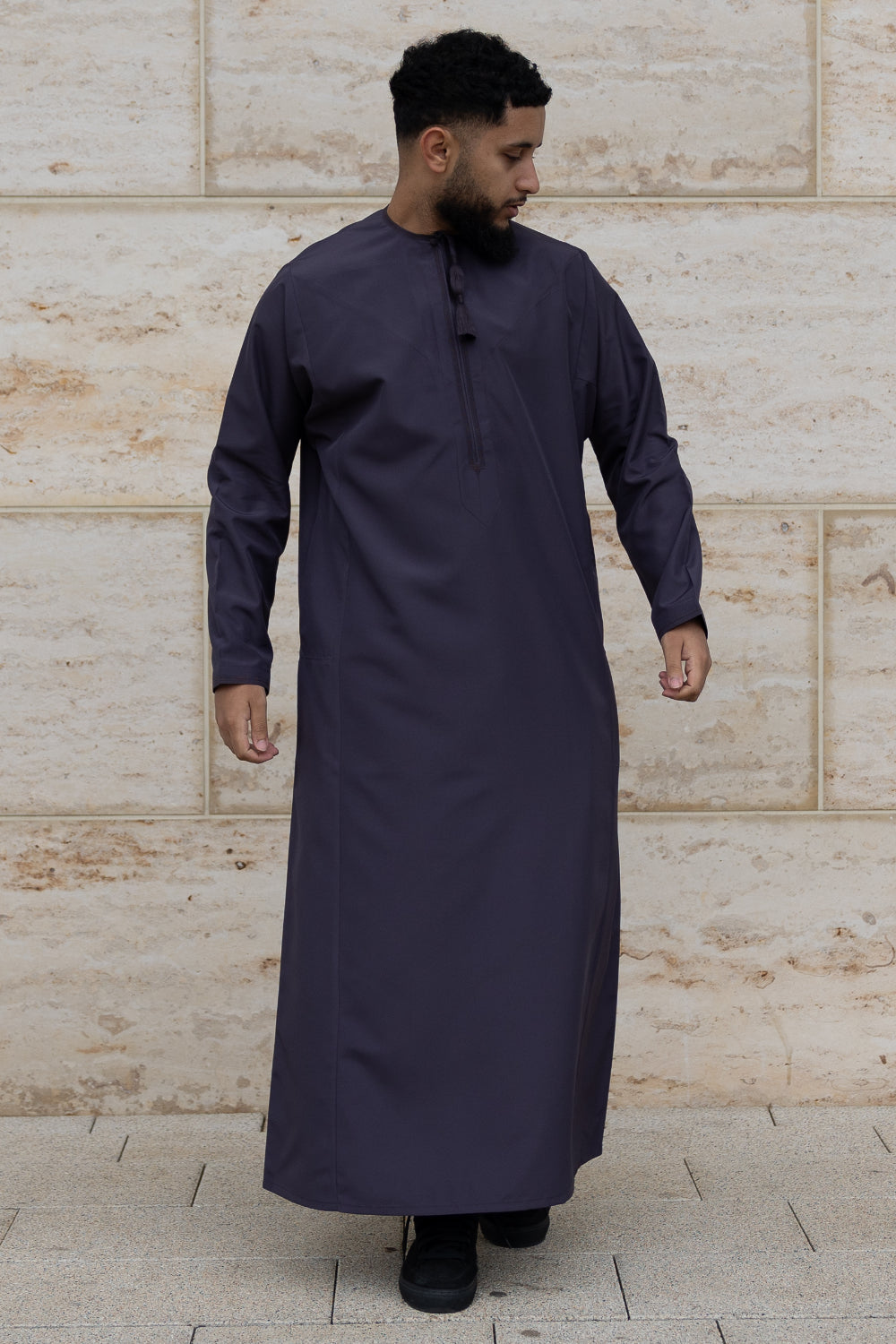 Rajul Dhīrwah Omani Aubergine Mens Thobe Jubbah