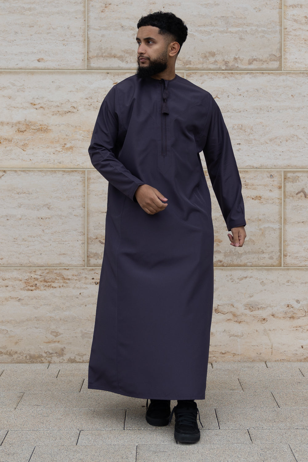 Rajul Dhīrwah Omani Aubergine Mens Thobe Jubbah