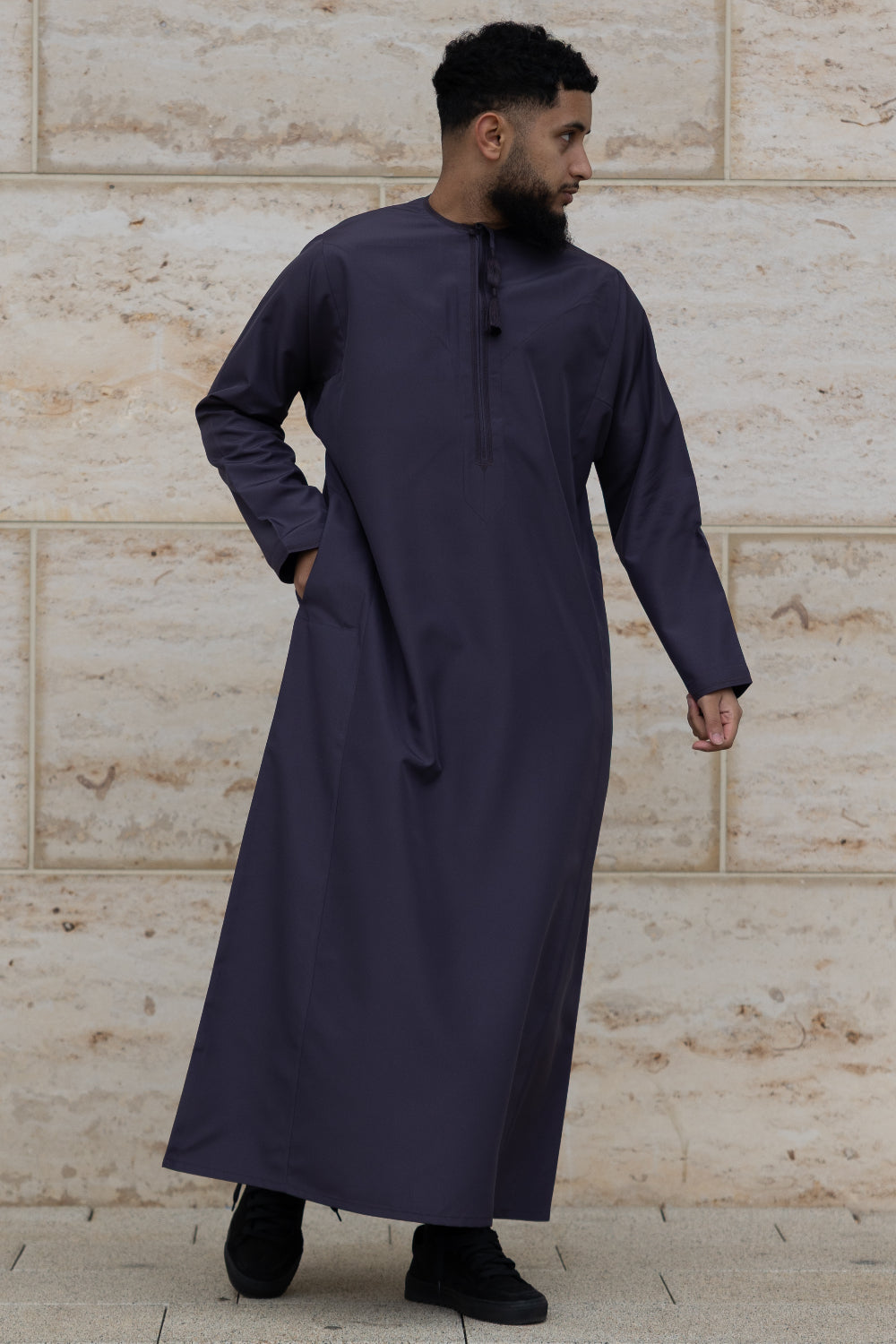 Rajul Dhīrwah Omani Aubergine Mens Thobe Jubbah