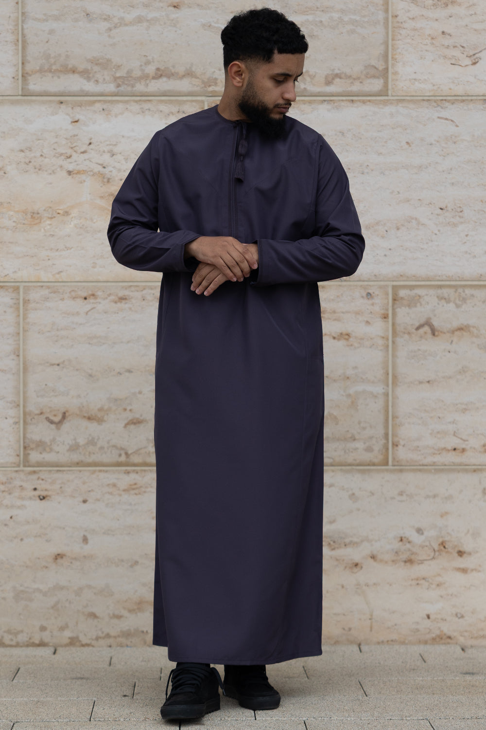 Rajul Dhīrwah Omani Aubergine Mens Thobe Jubbah