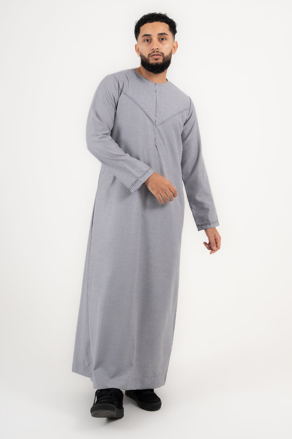 Rajul Qamari Emirati Soft Grey Mens Thobe Jubbah