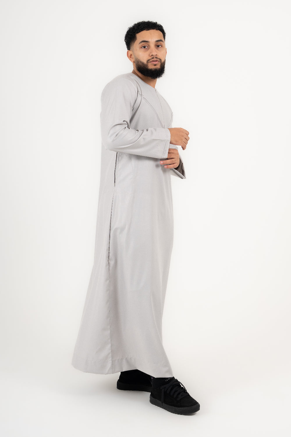 Rajul Qamari Emirati Ecru Mens Thobe Jubbah