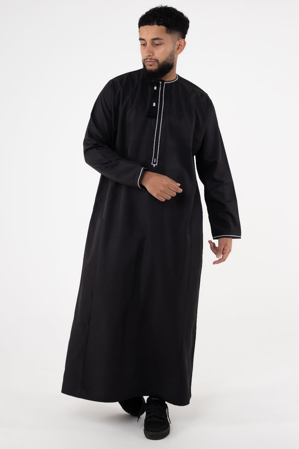 Rajul Dhīrwah Omani Black Mens Thobe Jubbah